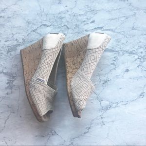 TOMS Canvas peep toe wedges